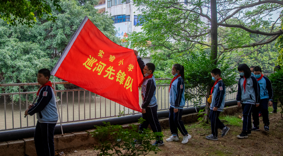 实小巡河小先锋.jpg