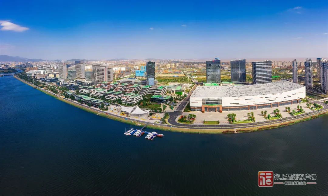 描述:滨海新城日新月异。福州紧抓承办数字中国建设峰会的机遇,以打造全国数字应用第一城为奋斗目标,以打造数字中国建设领军城市为落脚点,着力打响“数字福州”国际品牌。-作者:陈铭清-拍摄时间:2022-01-06_副本.jpg