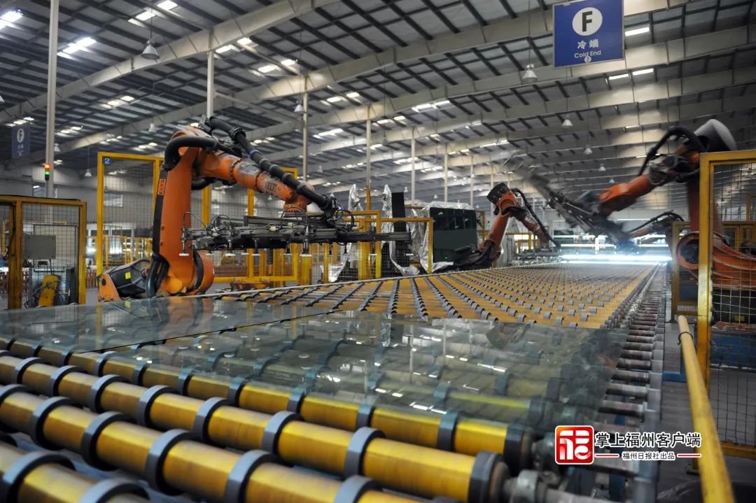 描述:福耀玻璃自动化生产线。实施《行动纲要》加快建设现代化国际城市,抓项目,抓招商,抓龙头,抓技改,福州市出台多份工作方案明确全年重点任务。-作者:资料图-拍摄时间:2021-02-19.jpg