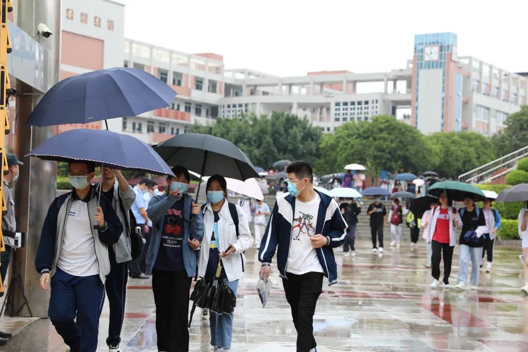 出考场.JPG