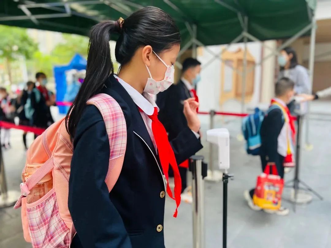 7象峰学校+有序入校 (2).jpg