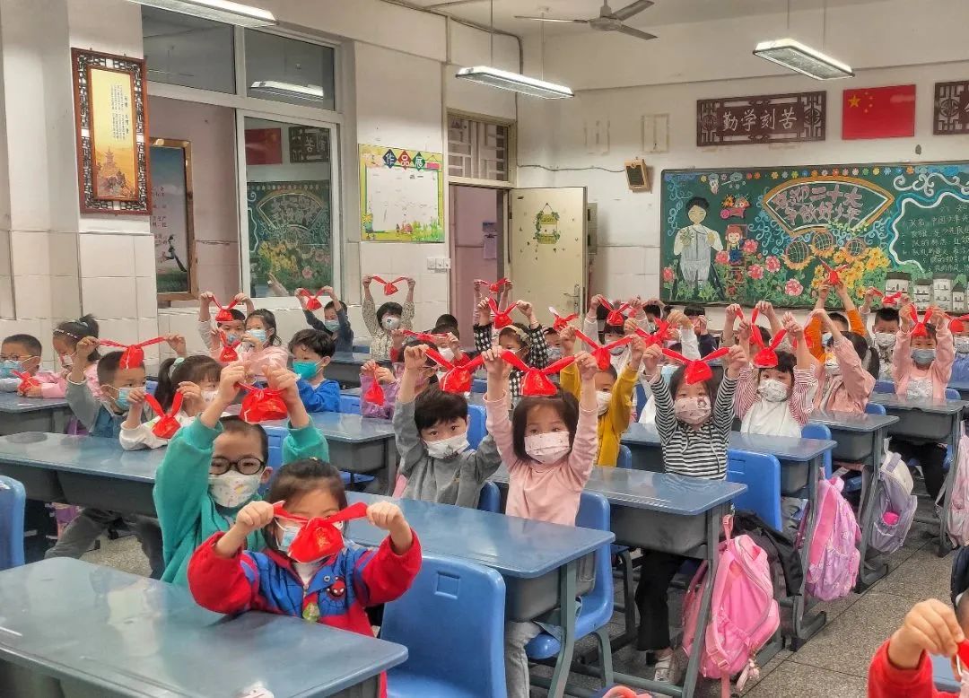 03福州市晋安区第二实验小学复课小惊喜.jpg