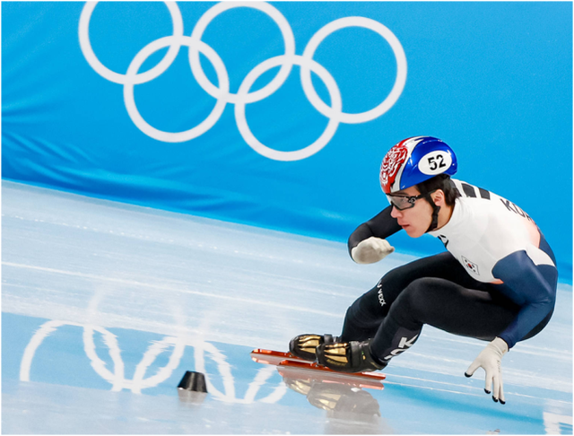 冬奥会短道速滑1000米项目上，两名韩国选手被判犯规失去比赛资格
